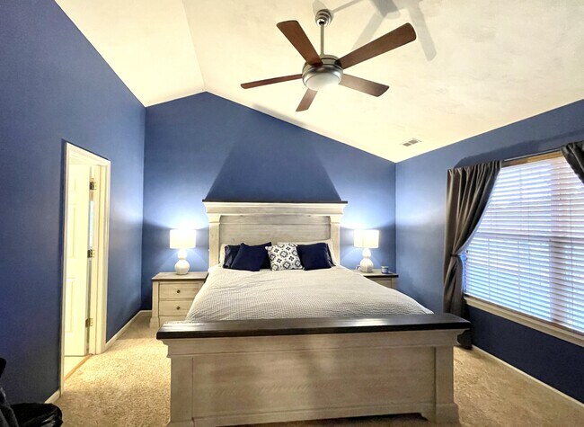 Building Photo - 2248 Ships Crossing