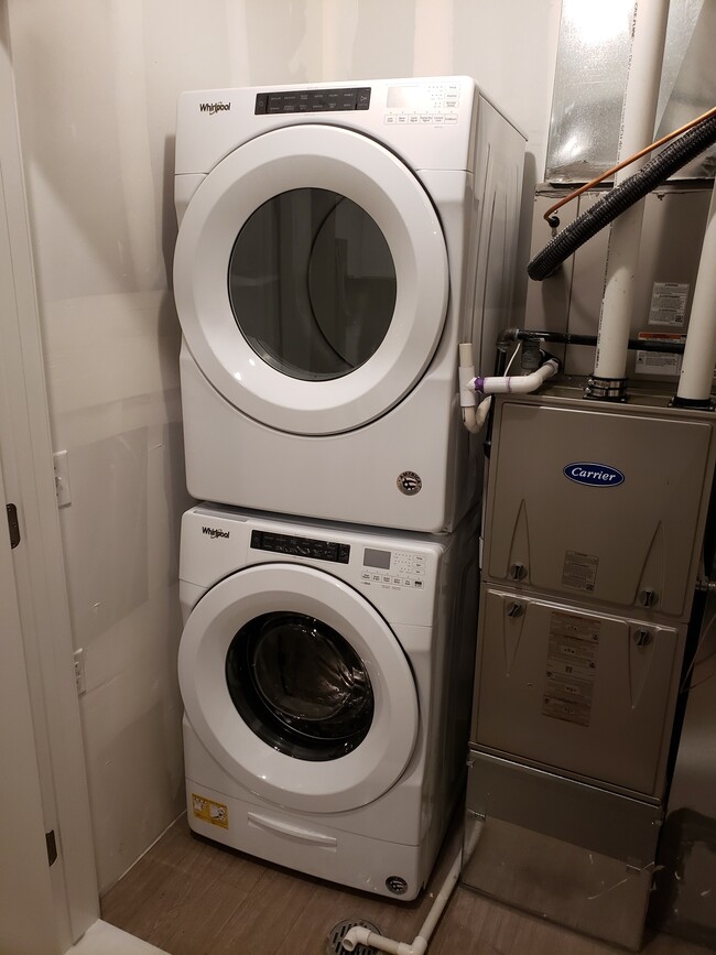 Full size washer and dryer - 14341 E Tennessee Ave