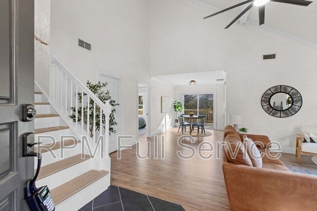 Building Photo - 4745 Aaron Dr