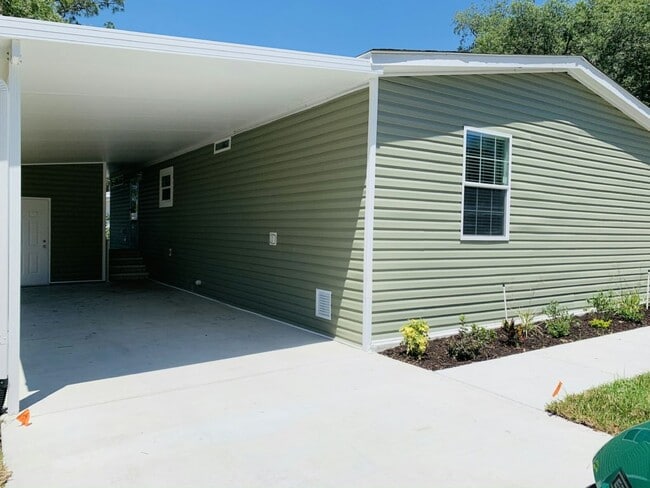 Building Photo - 185 Millwood Rd
