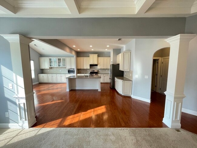 Building Photo - Crutcher Station home off Station Camp Blvd!