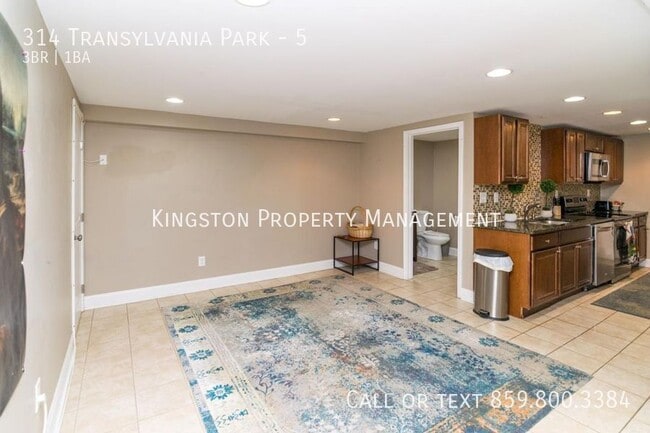Building Photo - 314 Transylvania Park