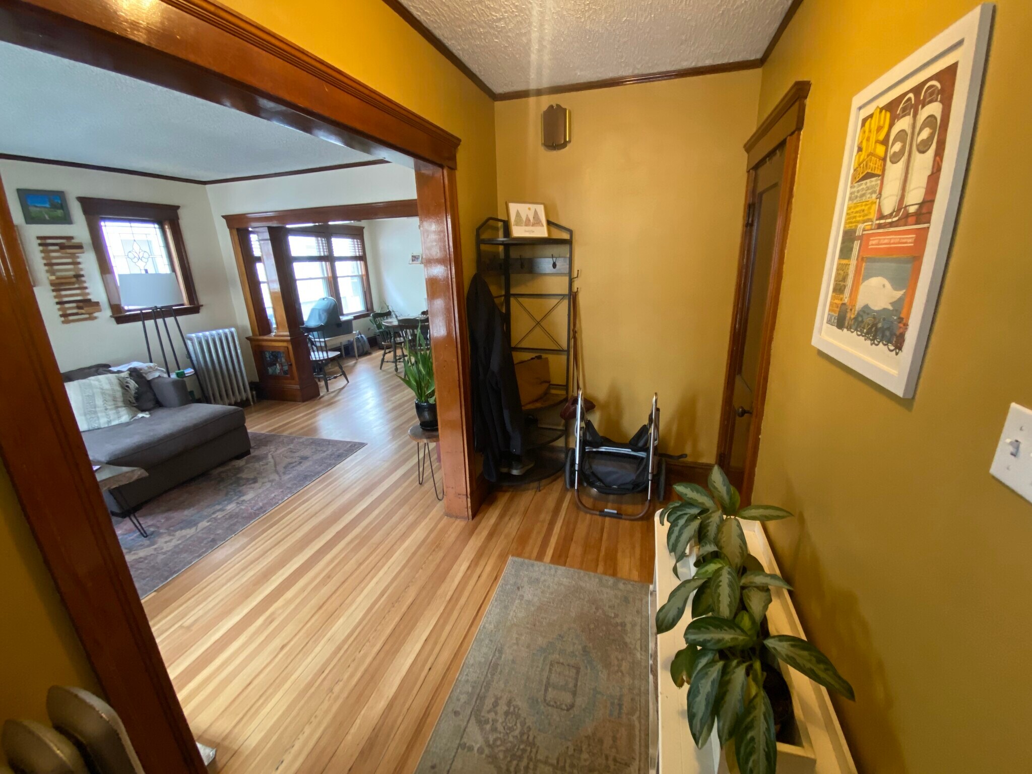 Building Photo - 23 Train St