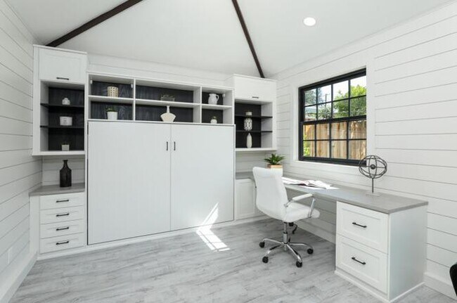 Building Photo - 381 McKendry Dr