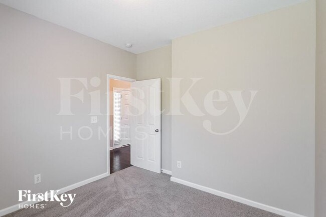 Building Photo - 1237 Fossil Dr