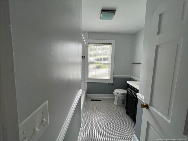 Building Photo - 401 Pilot Ave