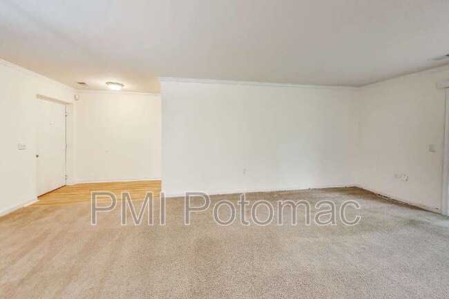 Building Photo - 18310 Streamside Dr