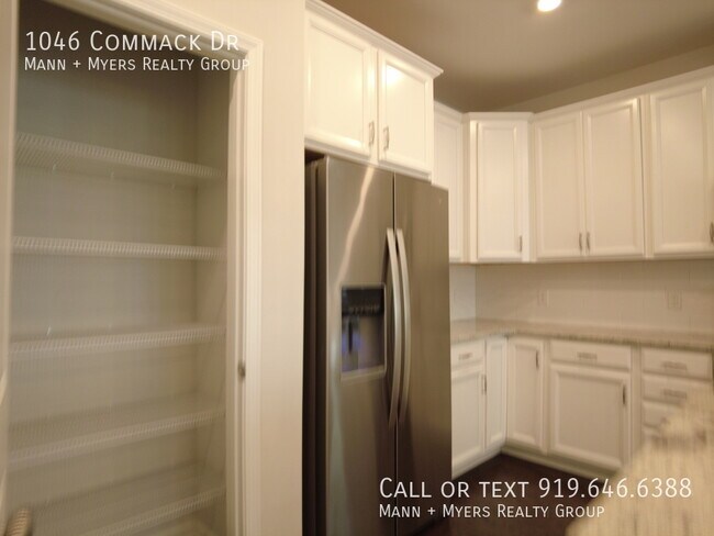 Building Photo - 1046 Commack Dr