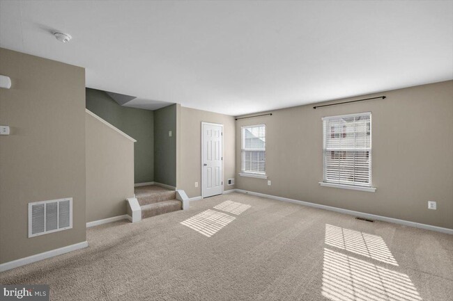 Building Photo - 109 Monticello Square
