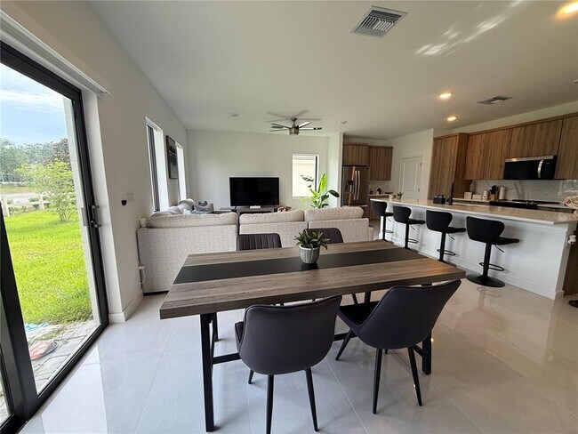 Building Photo - 6288 Chorus Dr