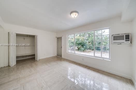 Building Photo - 1350 NE 149th St