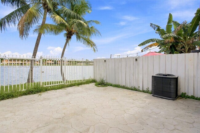Building Photo - 17561 SW 140th Ct