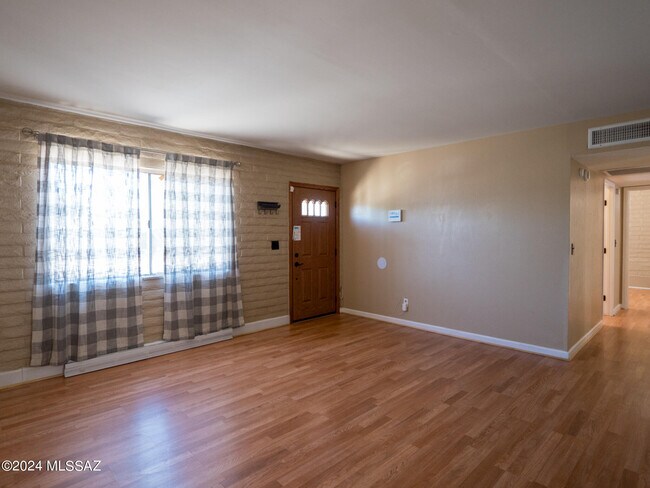 Building Photo - 6570 E Nicaragua Dr