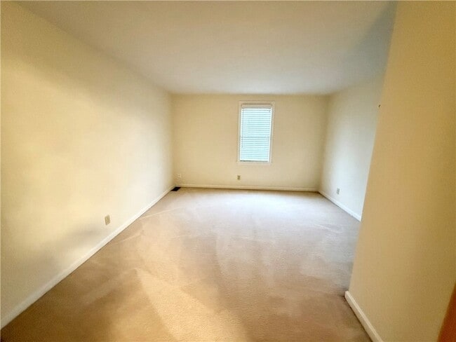 Building Photo - 1359 Johnston Ave