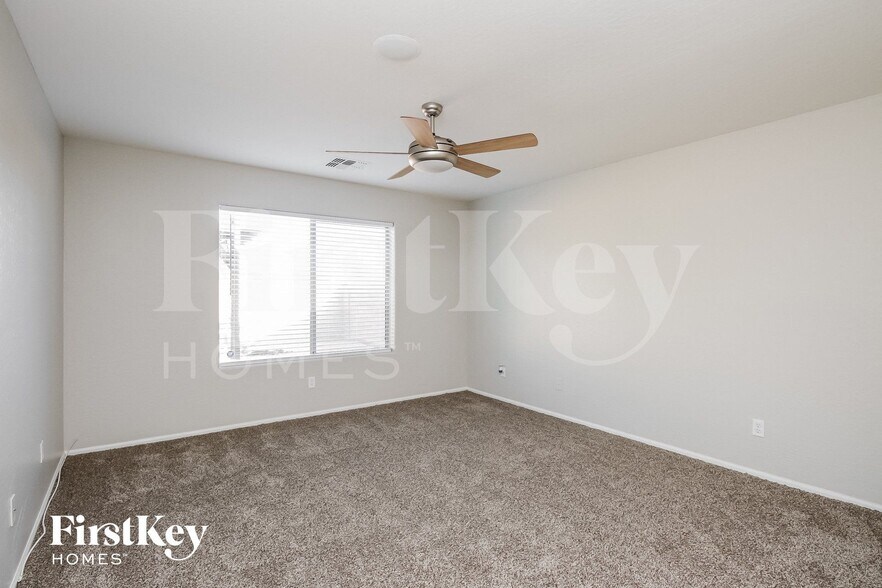 Building Photo - 2060 W Goldmine Mountain Dr