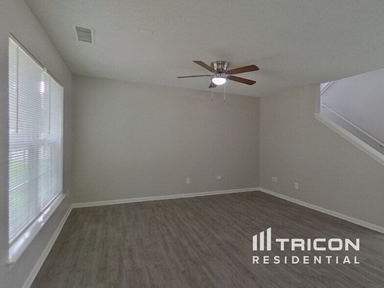 Building Photo - 5203 Holbert Cir