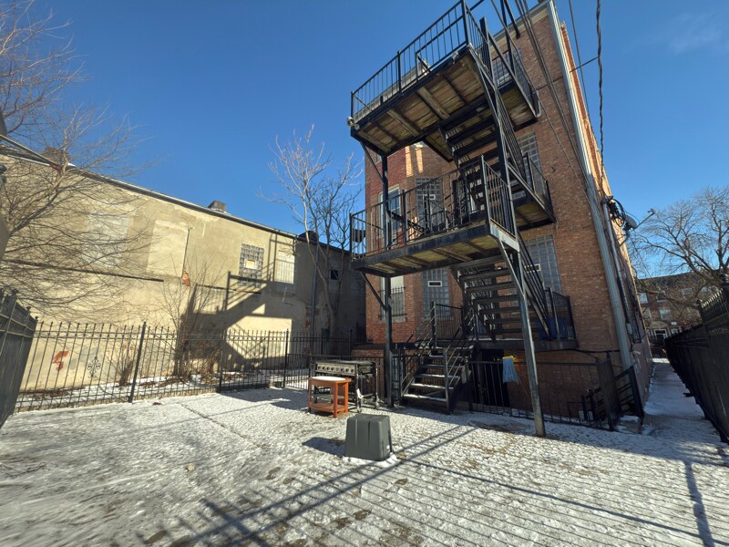 Building Photo - 5116 S Prairie Ave