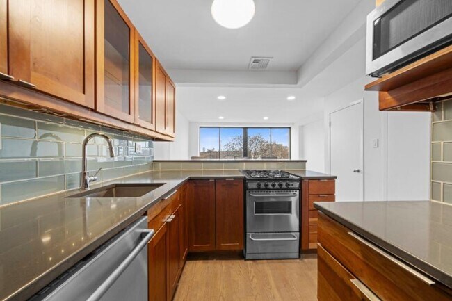 Building Photo - 1 bedroom in NEW YORK NY 10003