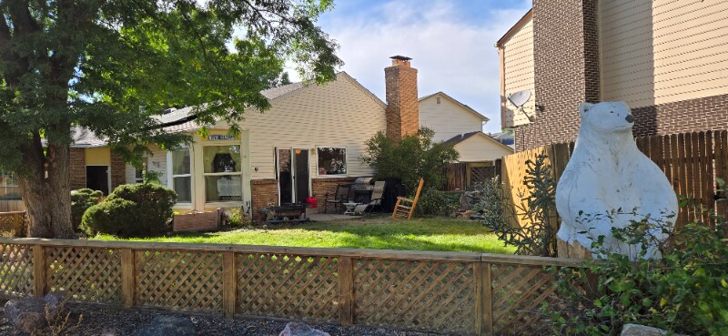 Building Photo - 138 Willow Pl S