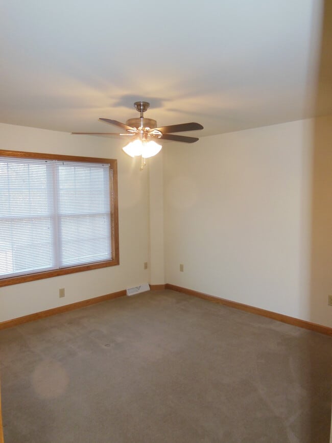 Bedroom - 1696 Orchard Park Rd