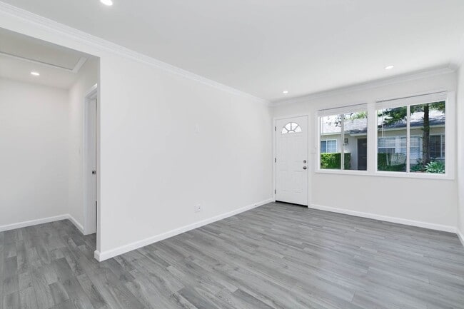 Building Photo - 1669 N Hollywood Way
