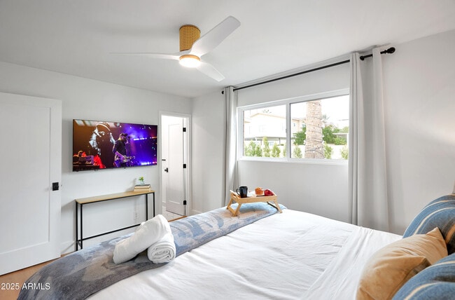 Building Photo - 7320 E Latham St