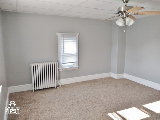 Building Photo - 5 Bed / 2 Bath Single Family Duplex