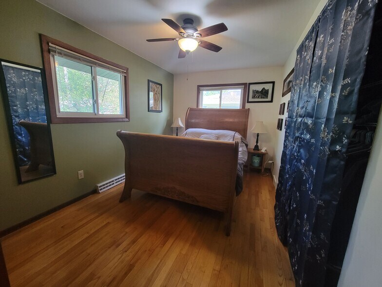 Building Photo - 413 N Rosa Rd