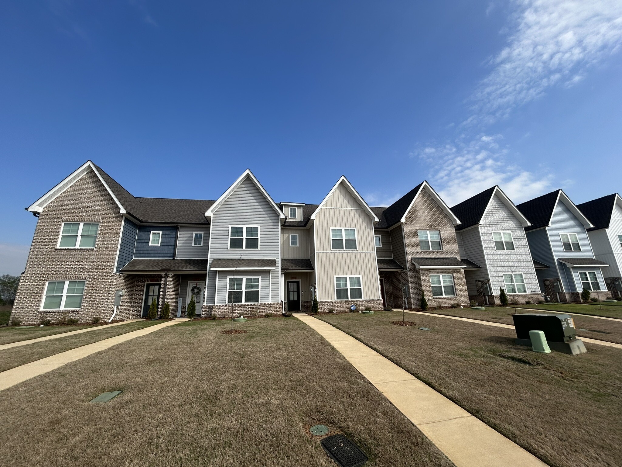 Building Photo - 163 Susan Lynn Dr