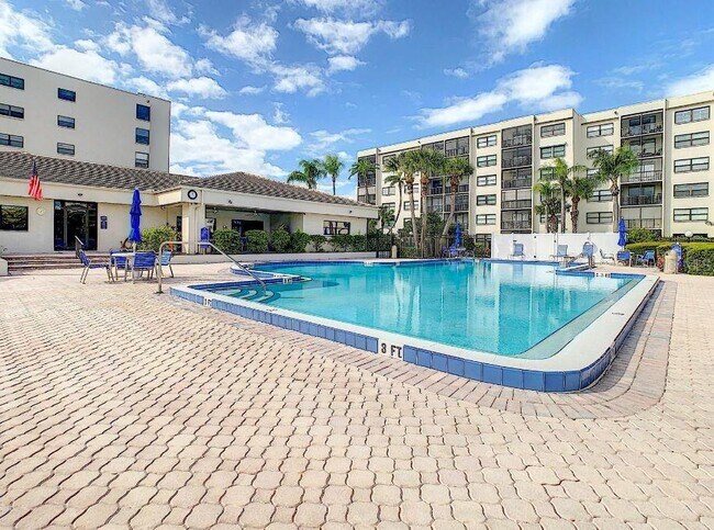 Building Photo - 1316 Pasadena Ave S