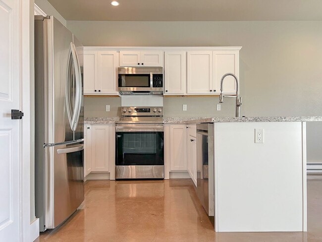 Building Photo - Pet Friendly 2 bed/ 1.5 bath unit at Soldier Ridge!