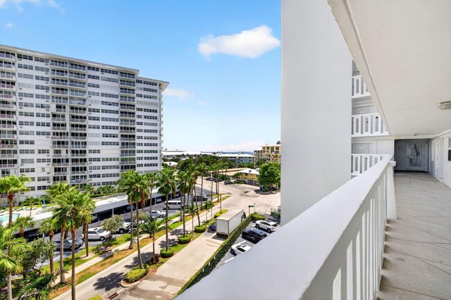 Building Photo - 2000 S Ocean Dr