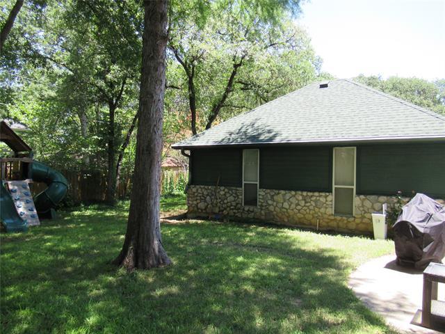 Building Photo - 707 High Crest Dr