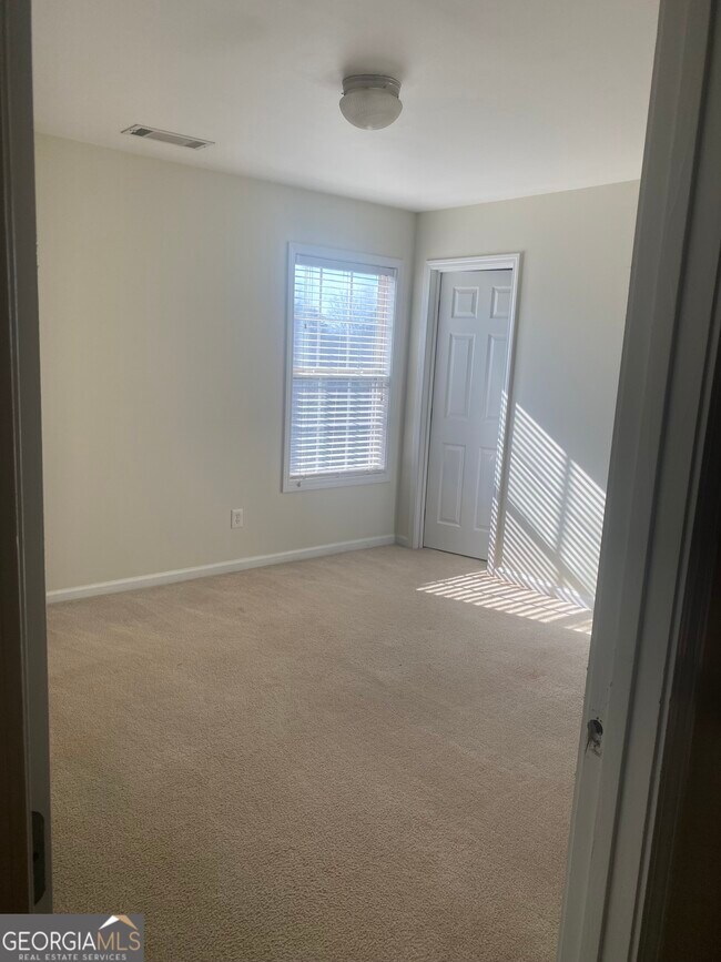 Building Photo - 539 Greyhawk Way