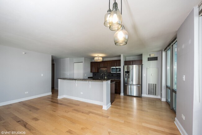 Building Photo - 2 E Erie St