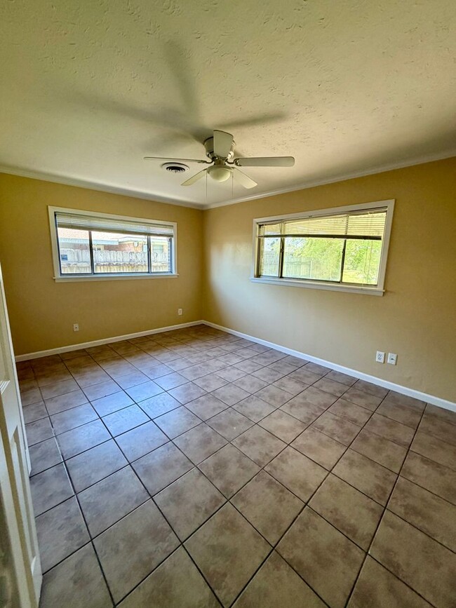 Building Photo - Move-In Ready in Shreveport - Anderson Island Subdivision - 3 br 1.5 ba home for lease