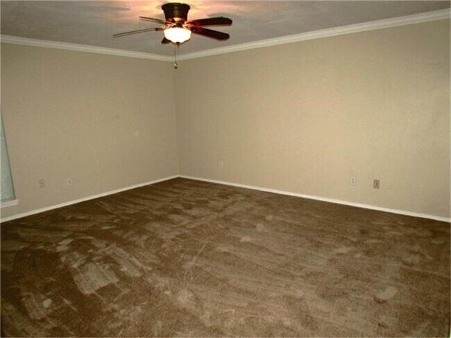 Building Photo - 2212 S Belmont Dr