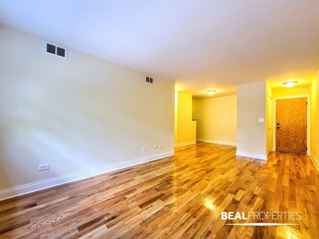 Building Photo - 555 W Arlington Pl