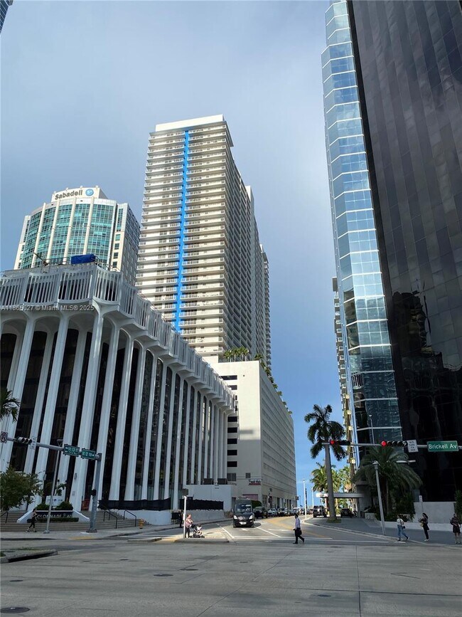 Building Photo - 1200 Brickell Bay Dr