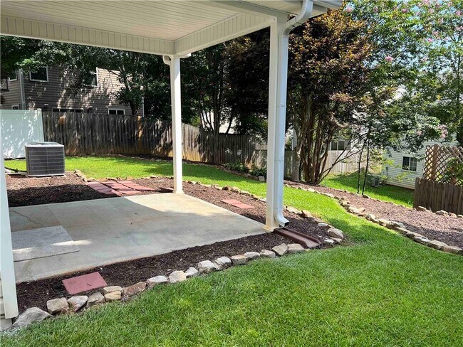 Building Photo - 503 Sautee Pl