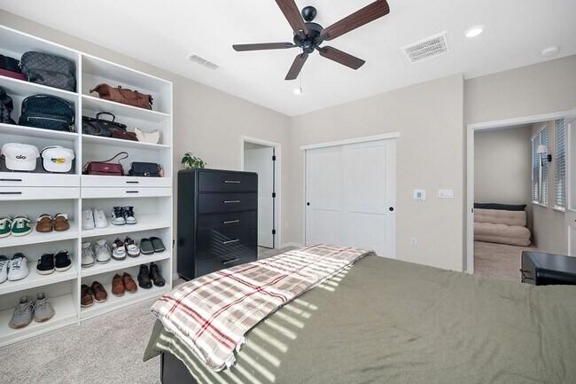 Building Photo - Beautiful 3 Bedroom Home with Updated Finishes & 2-Car Garage!