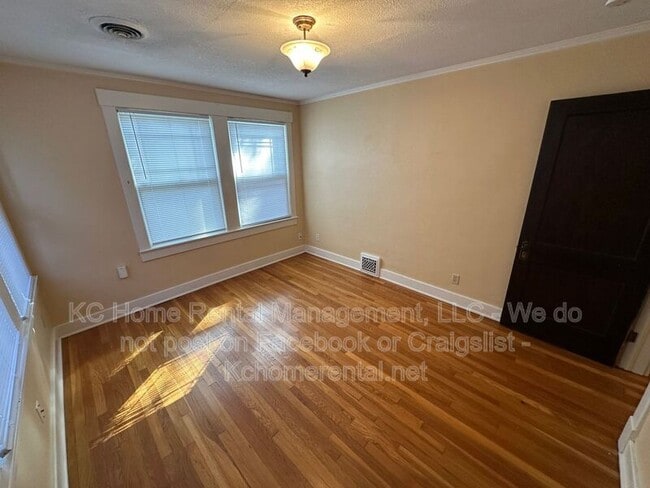 Building Photo - 5119 Grand Ave