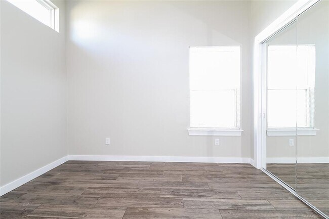 Building Photo - 11317 Paradise Out Ln