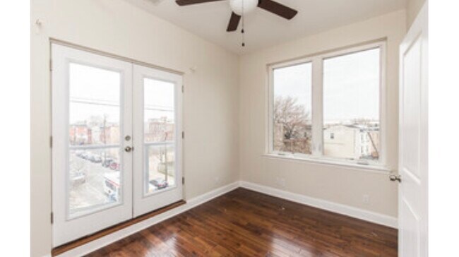 Building Photo - 2050 Frankford Ave