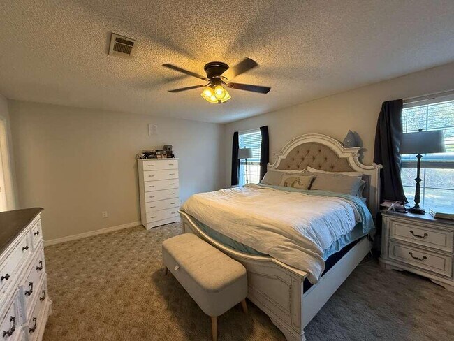 Building Photo - 2722 Shalimar Dr