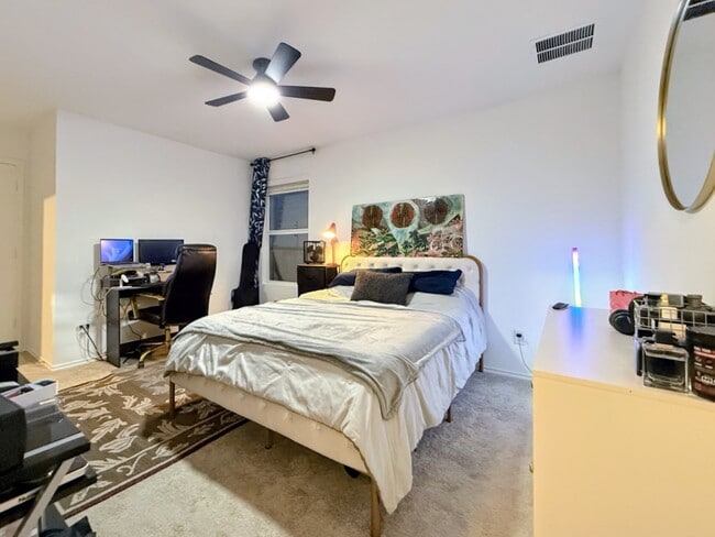 Building Photo - 412 Texas Angel Way