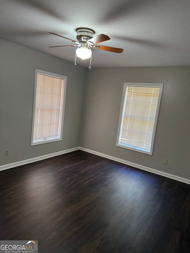 Building Photo - 1780 Elmwood Cir