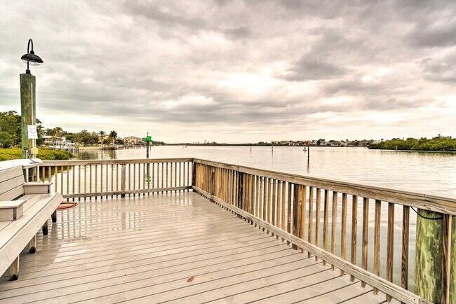 Building Photo - 1037 W Peppertree Dr