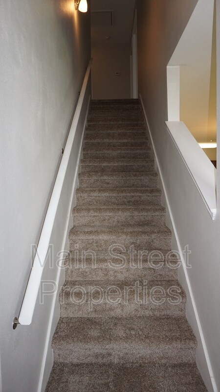 Building Photo - 2219 Waltham St