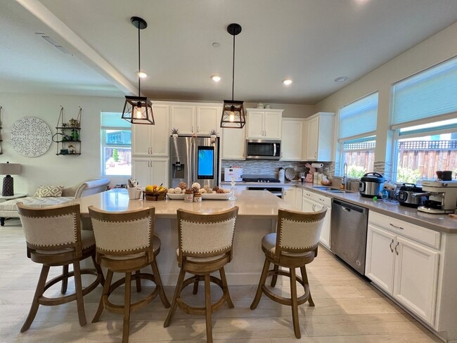 Building Photo - Beautiful 2 story home located in gated community of Wallis Ranch Dublin